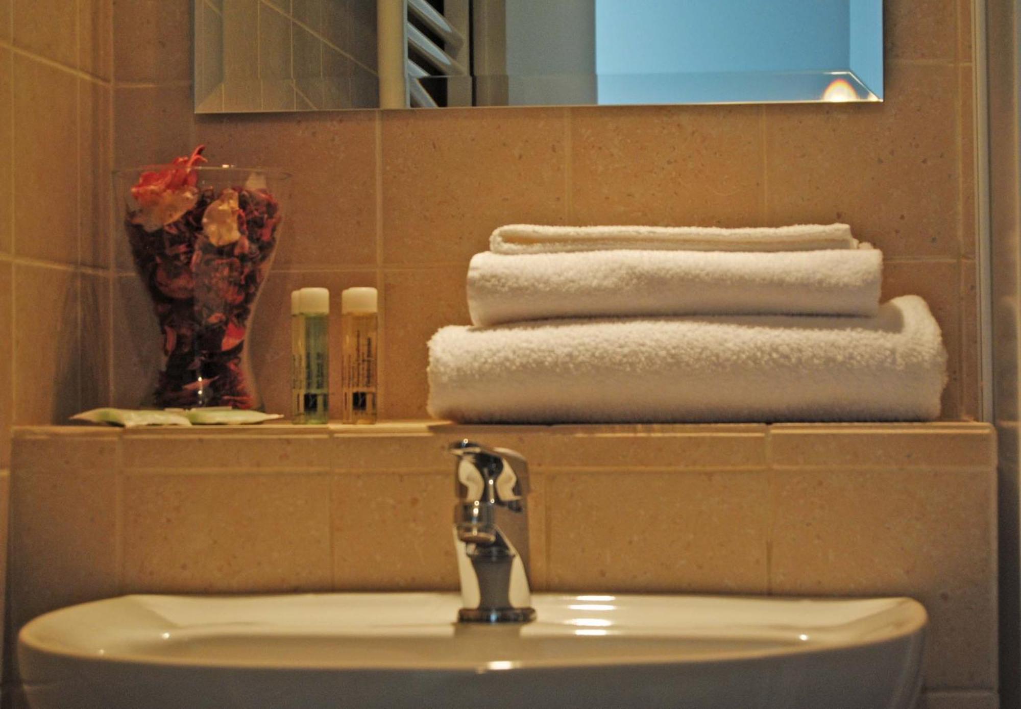 Agriturismo La Sforzata โกลเลญโญ ภายนอก รูปภาพ