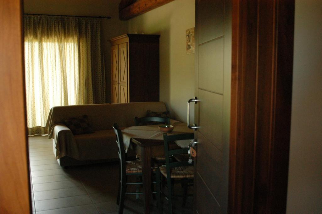 Agriturismo La Sforzata โกลเลญโญ ภายนอก รูปภาพ