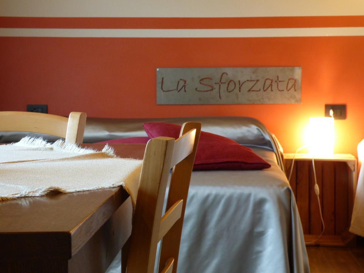 Agriturismo La Sforzata โกลเลญโญ ภายนอก รูปภาพ